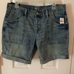 NWT Gap Sexy Boyfriend Button Fly denim shorts Sz 8